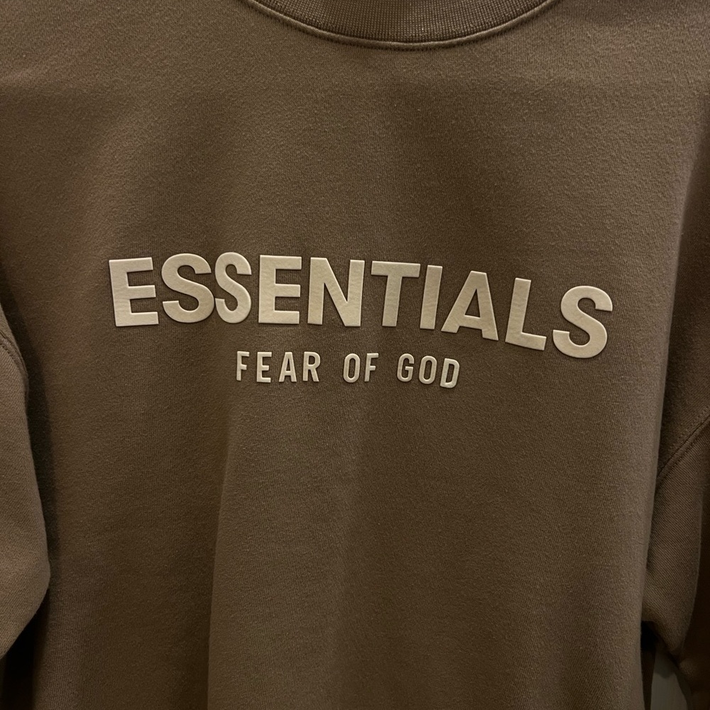 Essentials - Picture 2 of 6